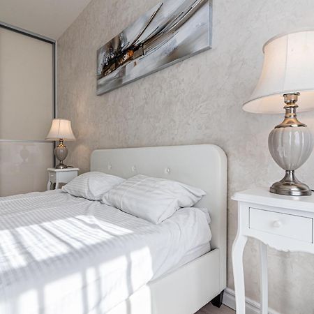 Stylish Old Town Apartment Рига Экстерьер фото