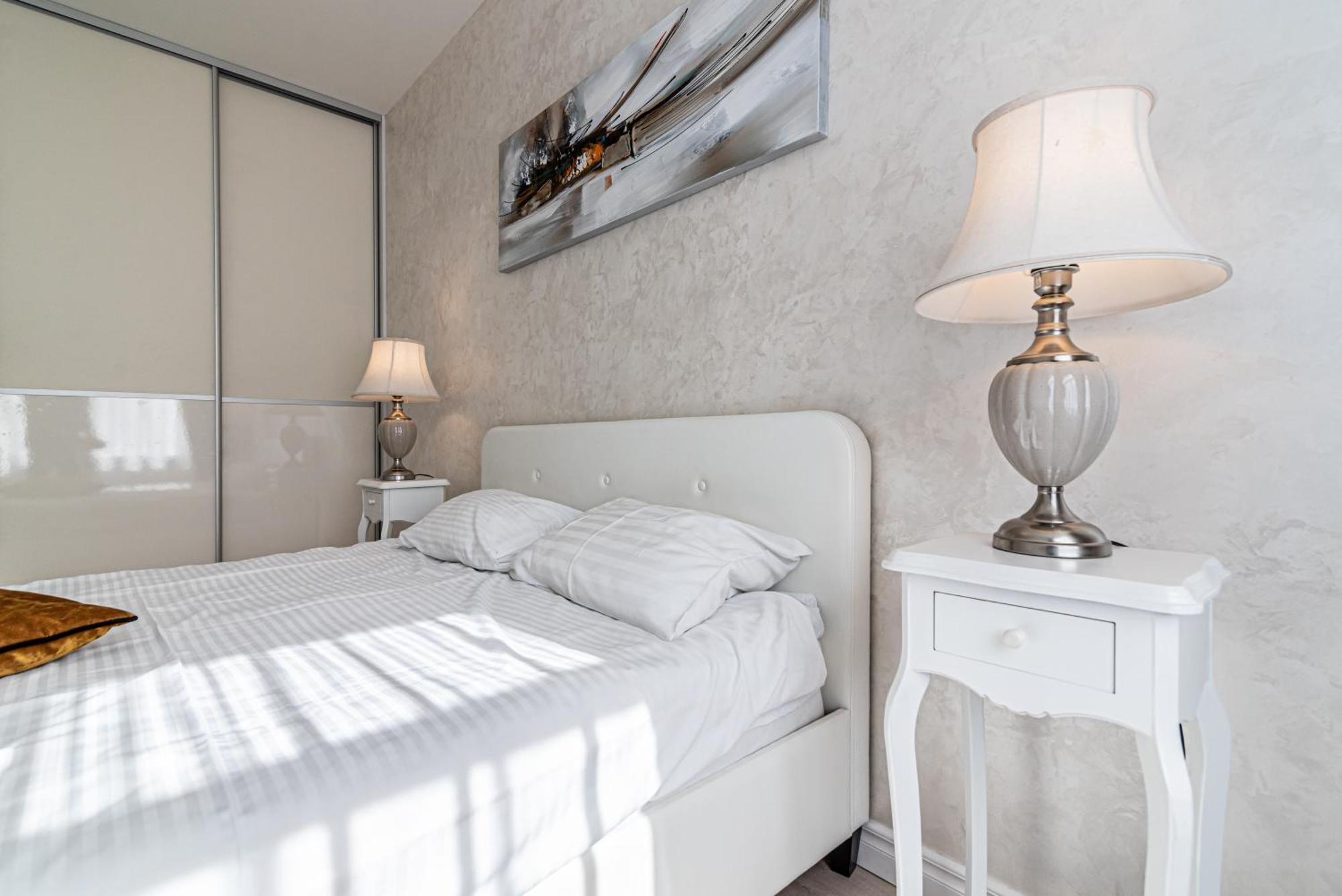 Stylish Old Town Apartment Рига Экстерьер фото