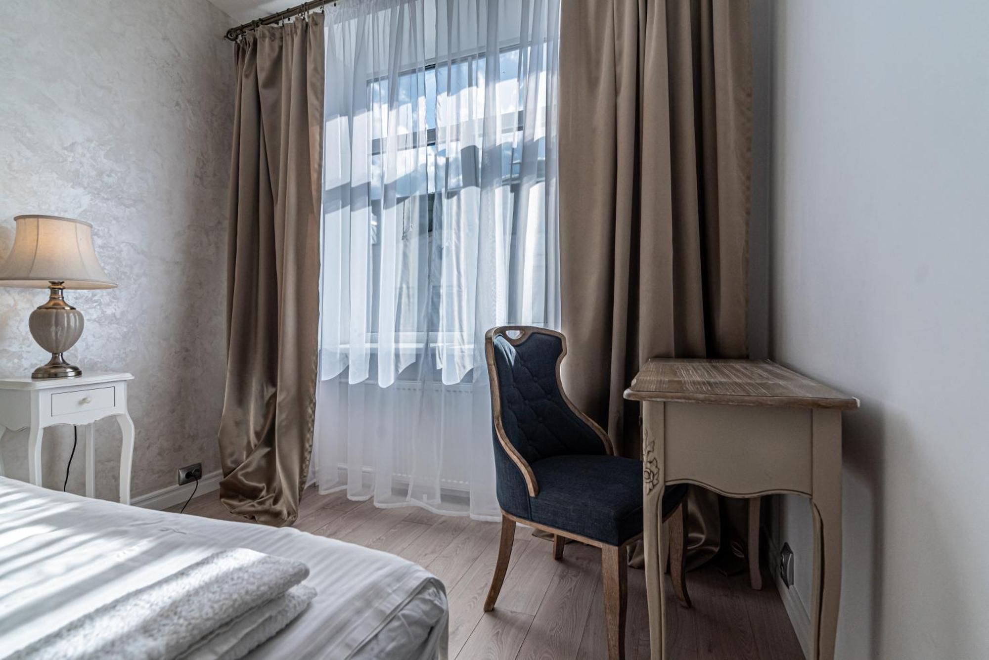 Stylish Old Town Apartment Рига Экстерьер фото
