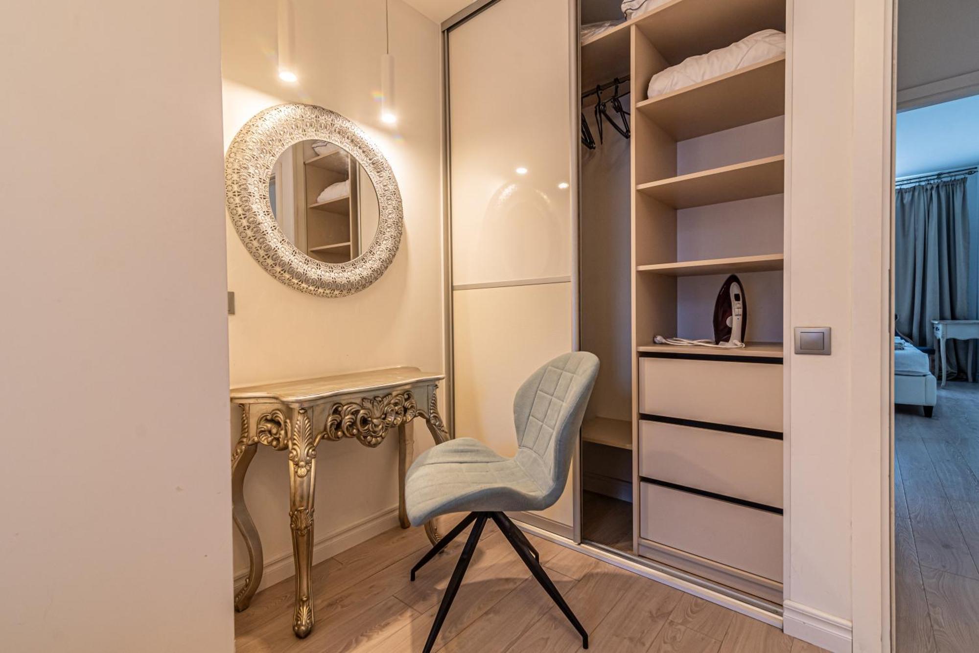 Stylish Old Town Apartment Рига Экстерьер фото