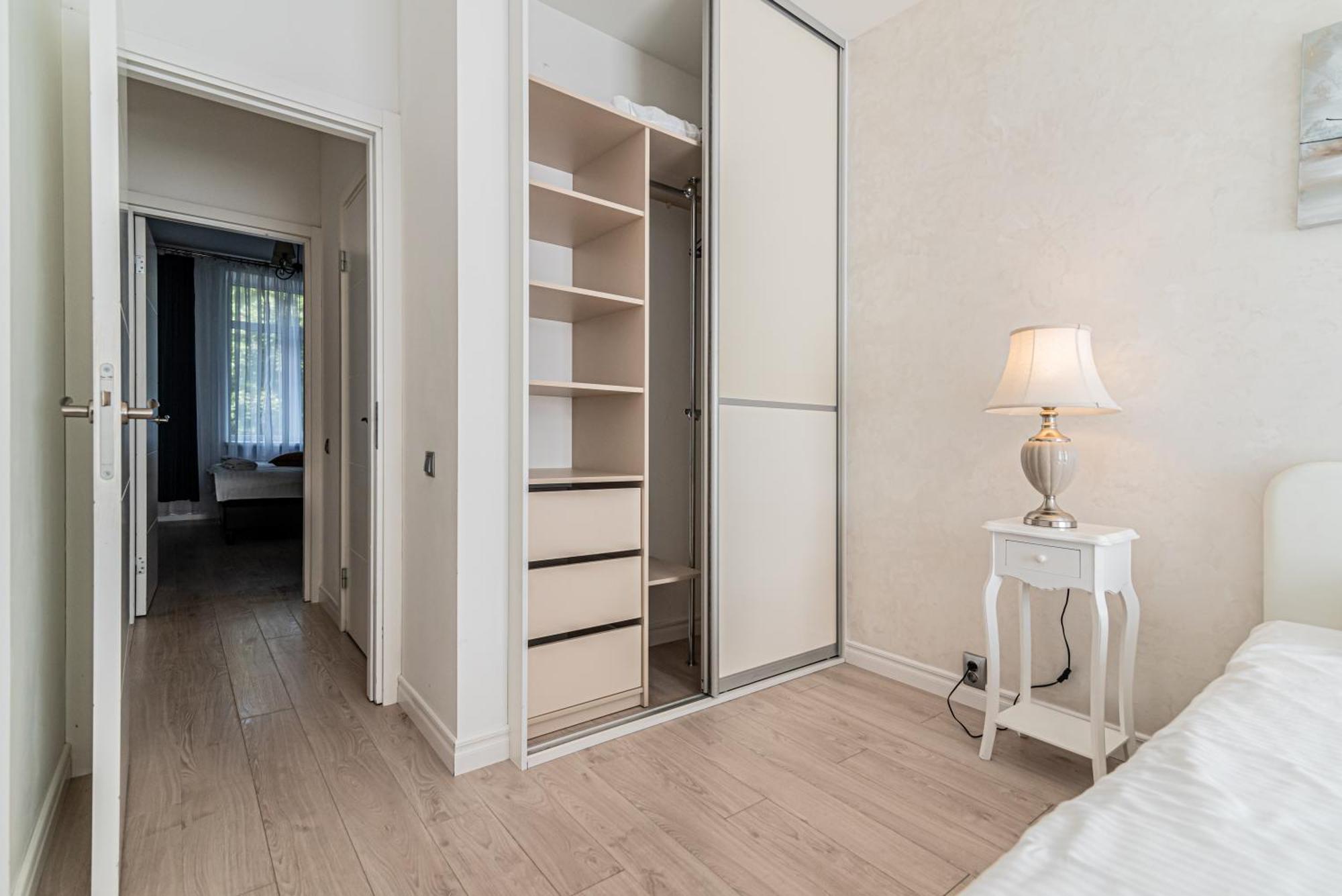 Stylish Old Town Apartment Рига Экстерьер фото