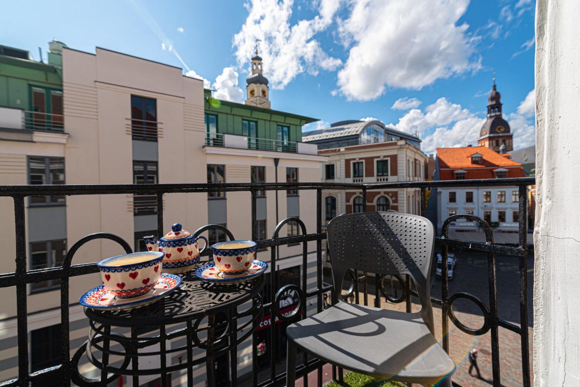 Stylish Old Town Apartment Рига Экстерьер фото