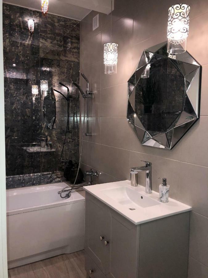 Stylish Old Town Apartment Рига Экстерьер фото
